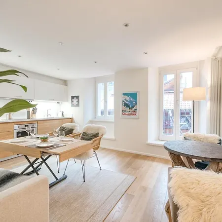 Luxury In Centre Apartment