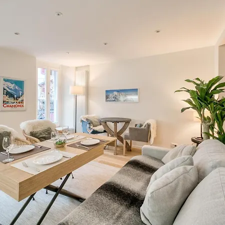 Luxury In Centre Apartment